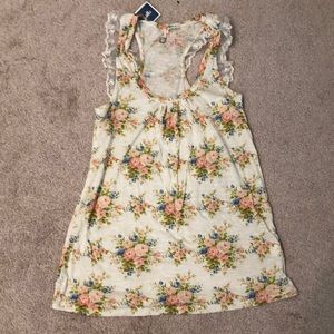 NWT Lacey floral tank top
